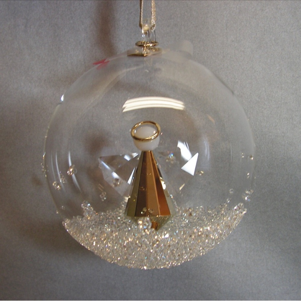 Swarovski Crystal 2022 Annual Edition Christmas Ball Ornament Large